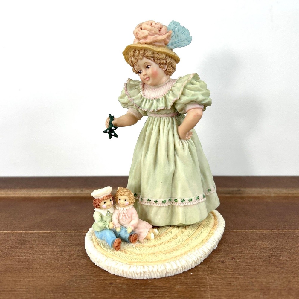 Maud Humphrey Bogart‎ Under The Mistletoe 910309 Figurine, 1992 Hamilton